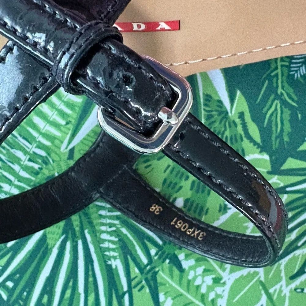 Prada Black and Tan Women's Sandals - Picture 4 of 6